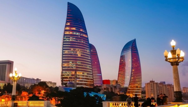 Экскурсия по Баку: Пешая экскурсия по Ночному Баку
